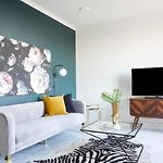 Expansive Canal Street Suites By Sonder
