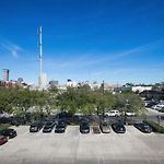 Spacious 3Br Luxury Penthouse With Balcony