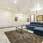 Spacious 3Br/2.5Bath Condo In Great Location