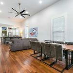 Cozy And Charming House With Luxury Amenities