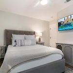 Urban Retreat Near French Quarter