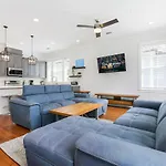 Apartment Hosteeva Brand New With A Pool Steps To St Charles Ave New Orleans
