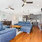 Hosteeva Brand New With A Pool Steps To St Charles Ave
