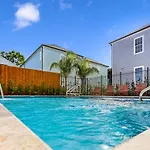Modern 5 Bedroom - Large Pool - Near Everything New Orleans