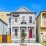 Apartment Hosteeva Brand New With A Pool Steps To St Charles Ave
