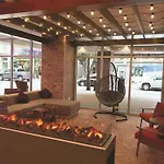 La Quinta & By Wyndham Downtown Hotel