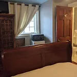 Balcony Bed & Breakfast