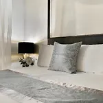 Bourbon Street Hotel