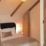 Bourbon Street Hotel *