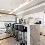 5br Penthouse Steps To The Streetcar & Fq New Orleans