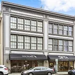 City View Condo With Private Rooftop