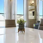 5br Penthouse Steps To The Streetcar & Fq * New Orleans