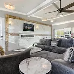 Apartment 5br Penthouse Steps To The Streetcar & Fq