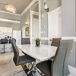 Apartment 5br Penthouse Steps To The Streetcar & Fq *