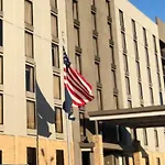Country & By Radisson, I-10 East, La Hotel 3*