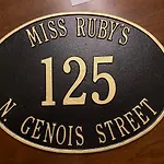 Paused - Miss Ruby's Mid-city Apartment New Orleans