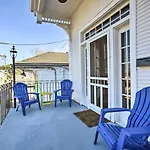 Uptown Nola Apt On Magazine Street With Backyard!