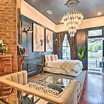 Walk To Magazine Street Contemporary Nola Studio