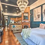 Walk To Magazine Street Contemporary Nola Studio