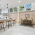 3bd / 6 Guests / Phenomenal Location