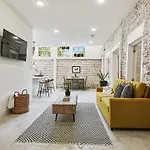 3bd / 6 Guests / Phenomenal Location *