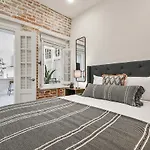 3bd / 6 Guests / Phenomenal Location