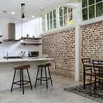 Apartment 3bd / 6 Guests / Phenomenal Location New Orleans