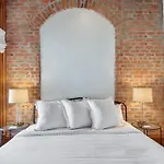 Fab 1838 Garden District 5br With Parking And Balcony Apartment New Orleans