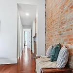 Fab 1838 Garden District 5br With Parking And Balcony Apartment New Orleans