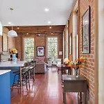 Fab 1838 Garden District 5br With Parking And Balcony * New Orleans