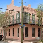 Apartment Fab 1838 Garden District 5br With Parking And Balcony