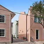Apartment Fab 1838 Garden District 5br With Parking And Balcony