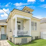 Uptown Spacious 4Bd/3Ba With Historic Charm
