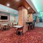 La Quinta & By Wyndham Downtown Hotel