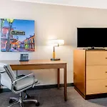 Hotel La Quinta & By Wyndham Downtown New Orleans