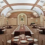 Hilton / St. Charles Avenue Hotel 4*