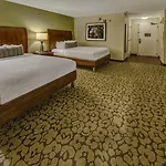 Hilton Garden Convention Center Hotel 3*