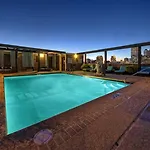 Hilton Garden Convention Center Hotel