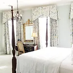 Bienville House 3*