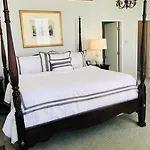 Bienville House 3*