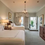 Bienville House Hotel