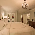 Bienville House Hotel