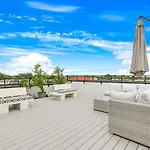 Villa Luxury 5 Bedroom With Rooftop *