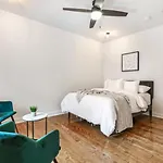 Luxury 5 Bedroom With Rooftop Villa *