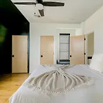 Luxury 5 Bedroom With Rooftop Villa *