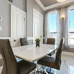 Apartment Stunning Near French Quarter