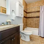 Stunning Near French Quarter Apartment