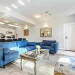 Stunning Near French Quarter Apartment