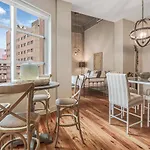 Modern & Fully Furnished In The Heart Of The Apartment New Orleans