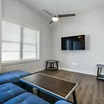 Modern With Game In Downtown * New Orleans